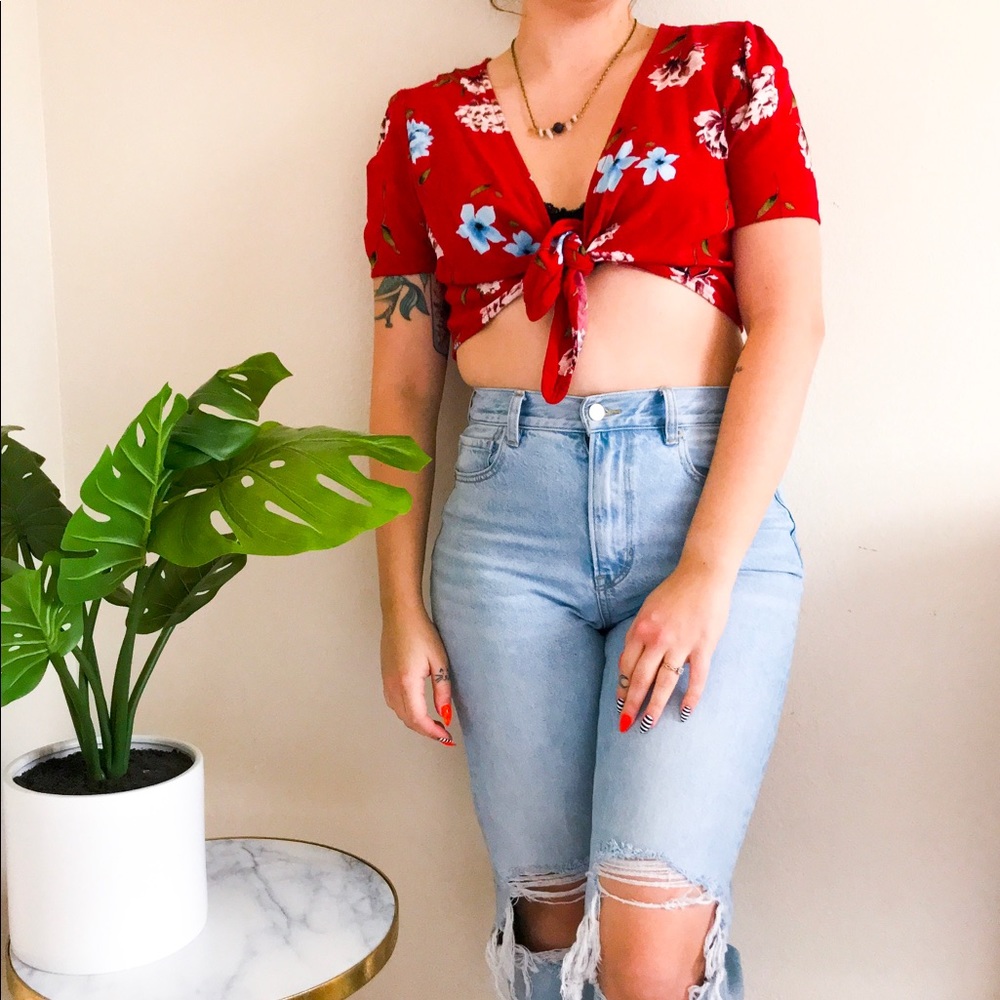 Crop floral tie shirt